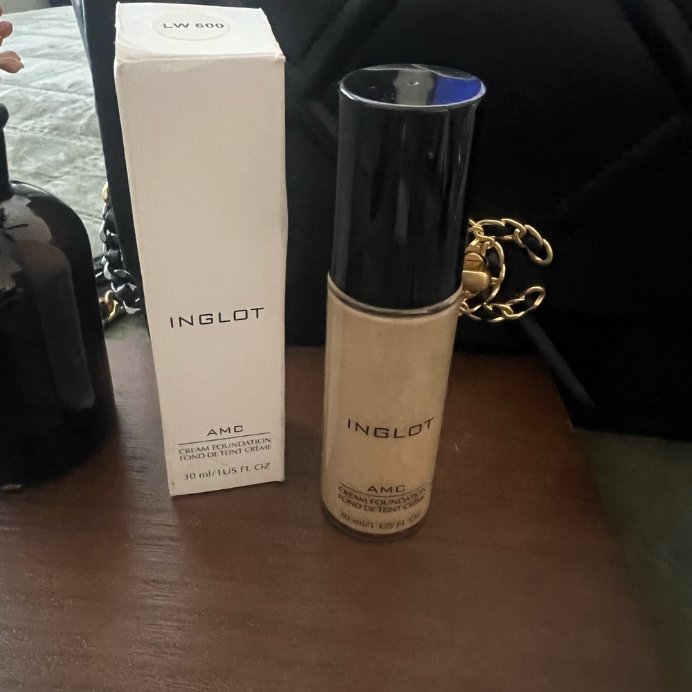 Inglot AMC cream Foundation, LW 600, new with box